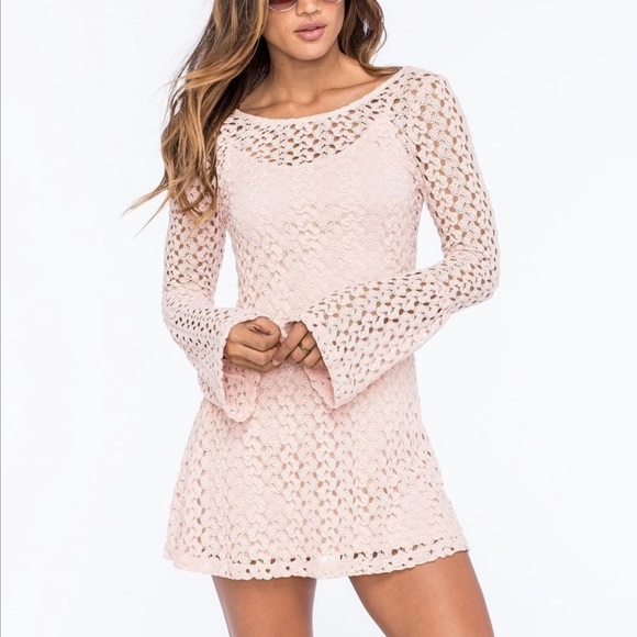 Mimi Chica Dresses & Skirts - NWT Mimi Chica Long Sleeve Blush Lined Swing Crochet Dress